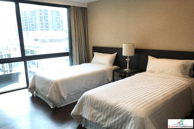 The Grand Villa | Stylish Extra Large Two Bedroom within Walking Distance to BTS Ekkamai-11
