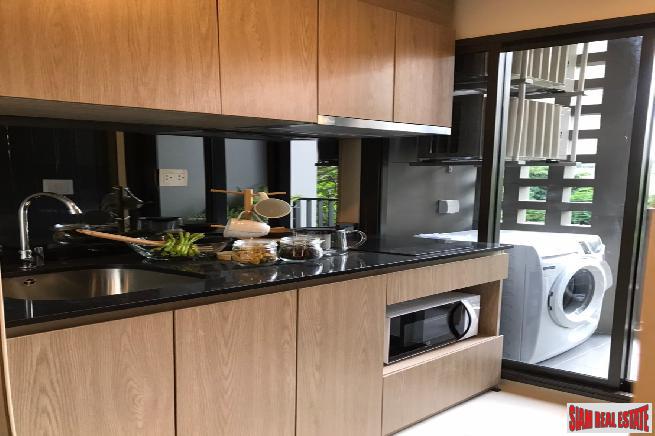 Newly Completed Furnished Condos by Leading Thai Developers next to BTS Onnut - 1 Bed Plus Units - 15% Discount! Free Furniture and Free Transfer!