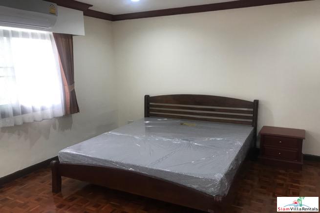 Rishi Court | Spacious 3 Bedroom, 3 Bath Apartment in Convenient Location Between Asoke & Nana BTS