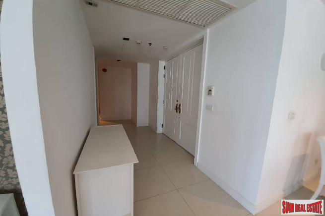 Athenee Residence | Spectacular City Views from this Three Bedroom Corner Condo in Phloen Chit
