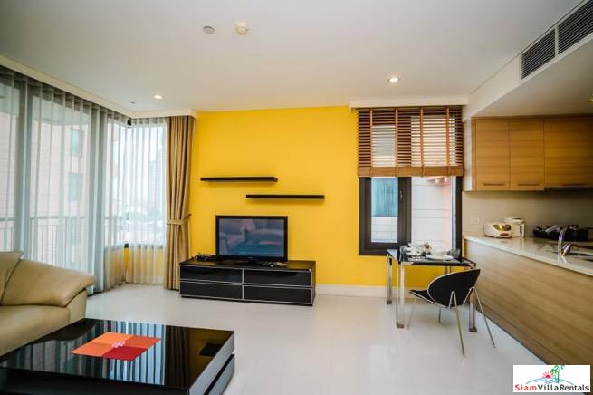 Aguston Sukhumvit 22 | Charming Deluxe Two Bedroom Condo with Extras and Pets Allowed in Phrom Phong