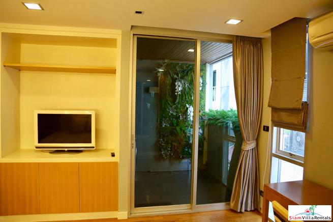 Quad Silom | Large Classy One Bedroom Condo with Extras for Rent in Chong Nonsi