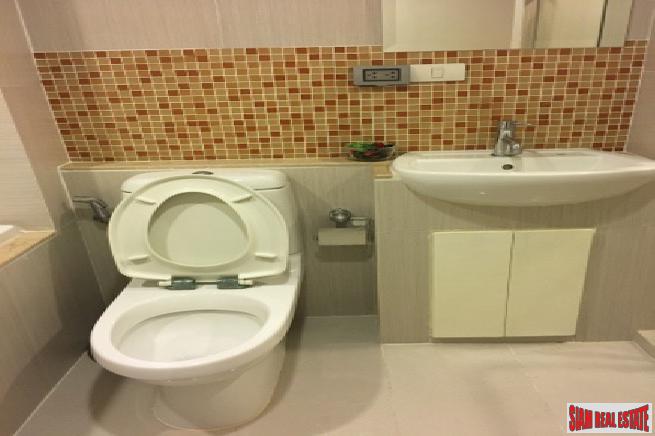 The Alcove 49 | Spacious Thong Lo One Bedroom Condo on Top Floor of Low-Rise Condo-7