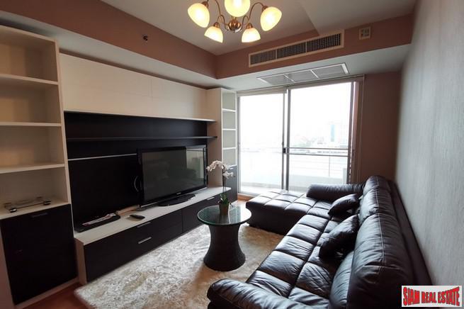 Supalai River Place Condominium | Two Bedroom Corner Unit with Amazing City and Chao Phraya River Views at Krung Thonburi-8