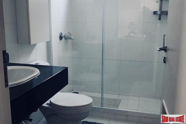 Urbana Sukhumvit 15 | Bright and Quiet Newly Renovated Two Bedroom Condo for Sale in Asok-9