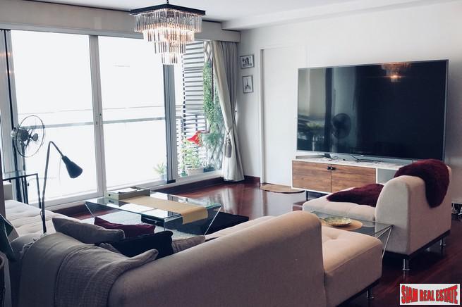 Urbana Sukhumvit 15 | Bright and Quiet Newly Renovated Two Bedroom Condo for Sale in Asok-2