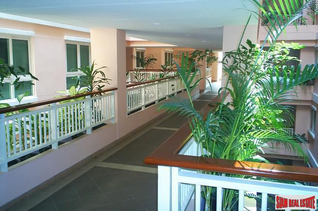 Baan Siri Sukhumvit 13 | Extra Spacious Three Bedroom Condo in Secure Nana Low Rise-12