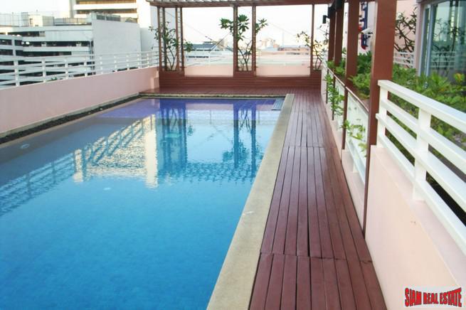 Baan Siri Sukhumvit 13 | Extra Spacious Three Bedroom Condo in Secure Nana Low Rise-1