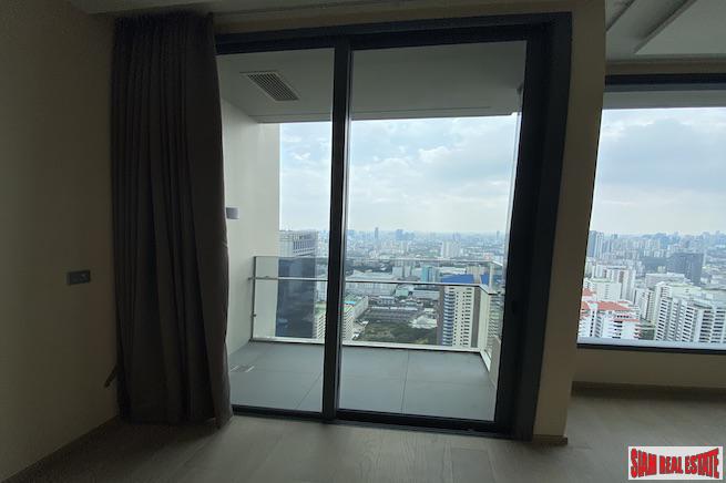 The ESSE Asoke | Excellent Two Bedroom Condo for Sale on the 39th Floor - Last Chance, Special Price !-4