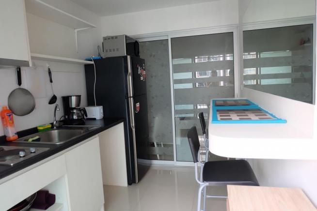Aspire Rama 9 | Brightly Furnished One Bed Condo on 20th Floor with Closed Kitchen in Excellent Location of Rama 9-15