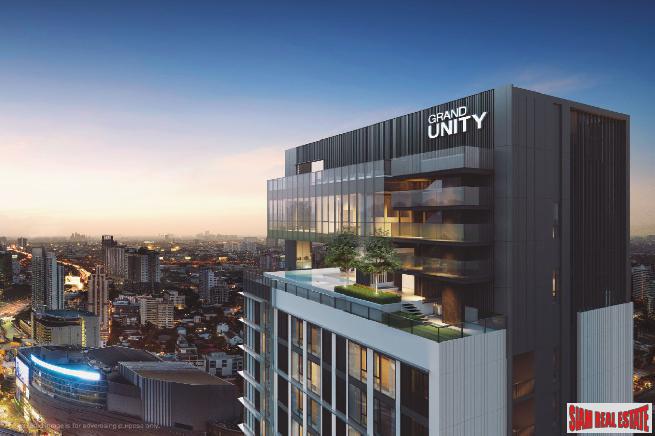 New Luxury High-Rise Newly Completed Next to BTS at Ratchayothin, Chatuchak - 2 Bed Corner Units-0