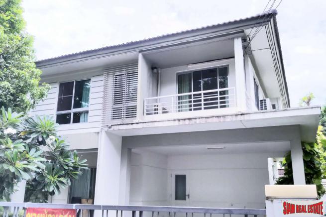 Sivalee Ramkhamhaeng-Wongwaen | 2 Storey 3 Bed House Located next to Clubhouse in Peaceful Estate at Ramkhamhaeng Road Area