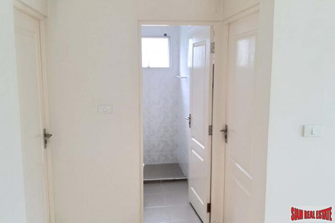 Sivalee Ramkhamhaeng-Wongwaen | 2 Storey 3 Bed House Located next to Clubhouse in Peaceful Estate at Ramkhamhaeng Road Area-7
