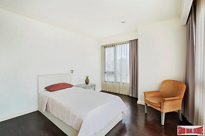 Condo One X Sukhumvit 26 | Bright and Spacious One Bedroom Close to BTS Phrom Phong-14