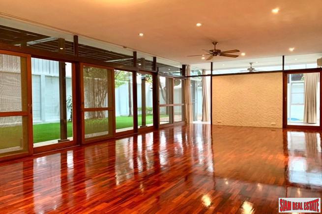 Three Bedroom Stand Alone House for Rent Five Minutes from BTS Thong Lo - Pet Friendly & Large Garden!