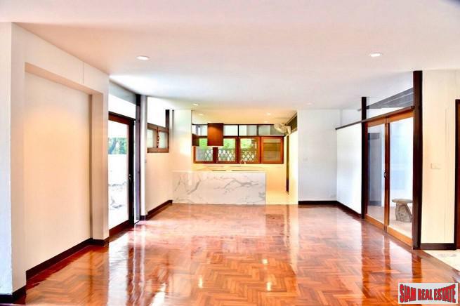 Three Bedroom Stand Alone House for Rent Five Minutes from BTS Thong Lo - Pet Friendly & Large Garden!