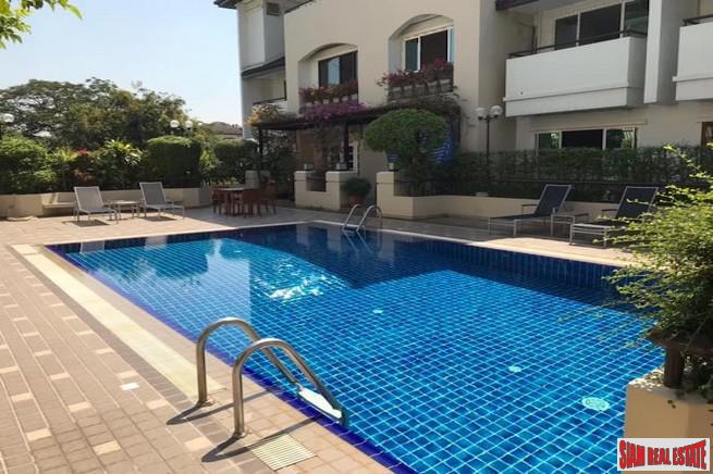 Baan Charoenmitr | Large Family Style Three Bedroom Townhouse for Sale on Quiet Ekkamai Alley-10