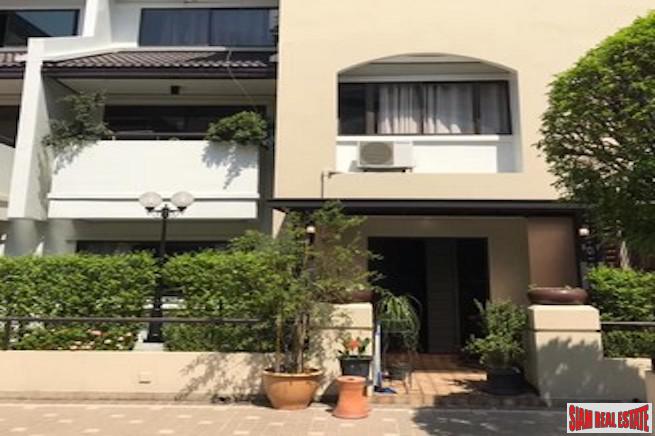 Baan Charoenmitr | Large Family Style Three Bedroom Townhouse for Sale on Quiet Ekkamai Alley-8