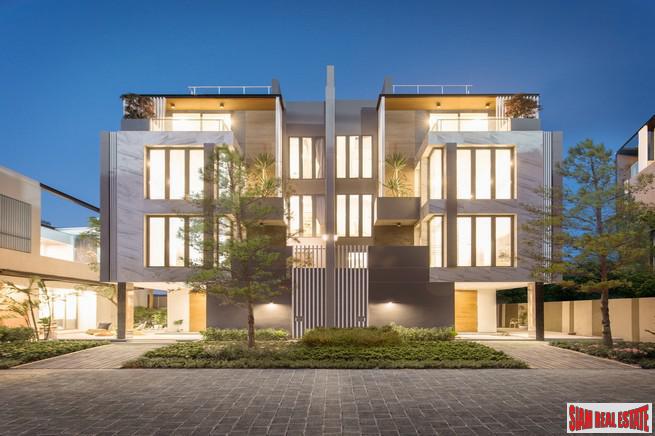 Secure Estate of Luxury Town Homes in Construction at Sukumvit 101, Phunnawithee