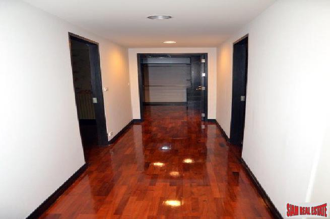 Supreme Elegance | Beautiful 2 Bed Condo with Big Balcony for Sale in Low-Rise Boutique Building at Nanglinchi Road, Sathorn