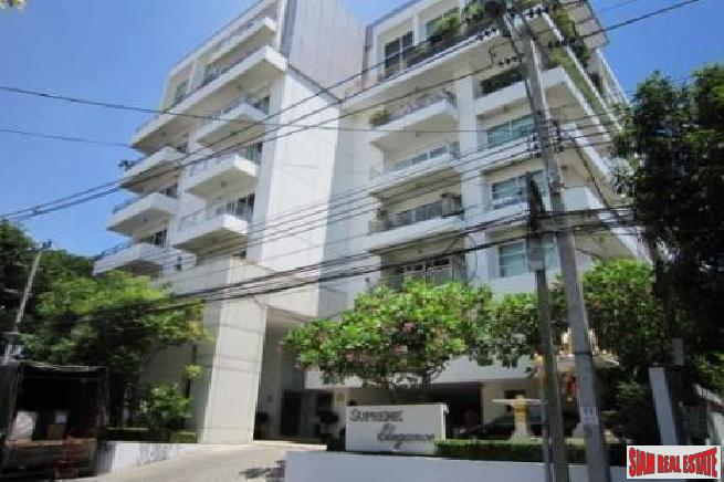 Supreme Elegance | Beautiful 2 Bed Condo with Big Balcony for Sale in Low-Rise Boutique Building at Nanglinchi Road, Sathorn