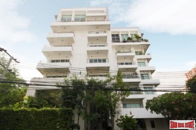 Supreme Elegance | Beautiful 2 Bed Condo with Big Balcony for Sale in Low-Rise Boutique Building at Nanglinchi Road, Sathorn