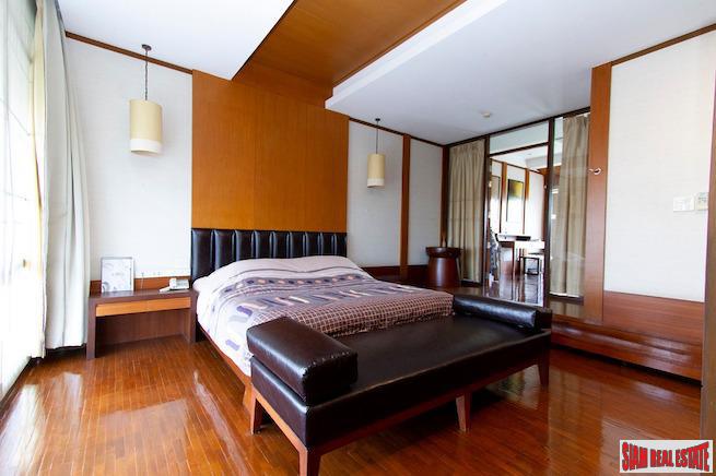 Prompak Place | Spacious Four Storey Three Bedroom House for Sale in the Heart of Thong Lo-3