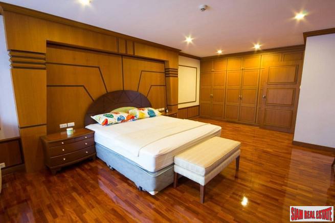 Sachayan Mansion | Huge Three Bedroom Apartment for Rent in Thong Lo - Perfect for a Family + Pet Friendly