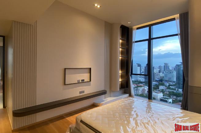 Beatniq Sukhumvit 32 | Two Bedroom + 1 Study room Condo for Rent with Unblocked City Views in Thong Lo