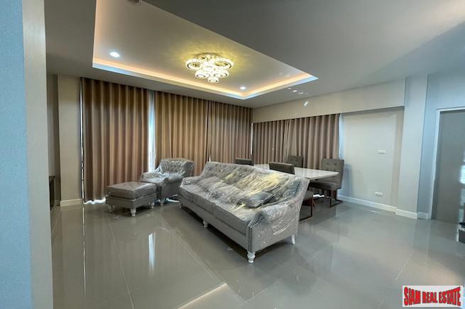 The Edition rama 9 Pattanakarn | Large Three Bedroom House with Private Plunge Pool + Extras for Rent-23