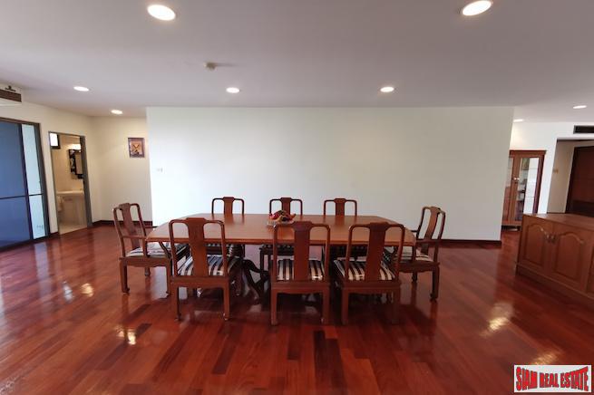 Spacious Two Bedroom Apartment for Rent with Two Balconies in Low Density Building - Phrom Phong-10