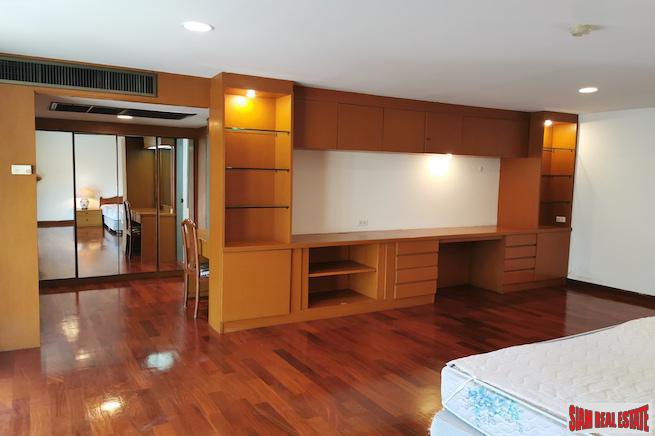Spacious Two Bedroom Apartment for Rent with Two Balconies in Low Density Building - Phrom Phong-8