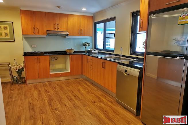 Las Colinas | Elegant & Spacious Two Bedroom Condo for Rent in Asoke