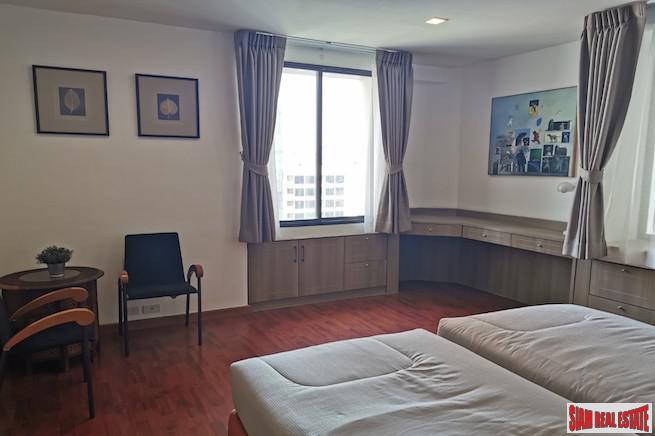 Las Colinas | Elegant & Spacious Two Bedroom Condo for Rent in Asoke