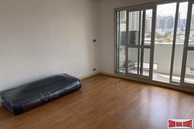 Baan Sukhumvit 36 | Large Two Bedroom Condo for Rent in Thong Lo with Unblocked City Views-19