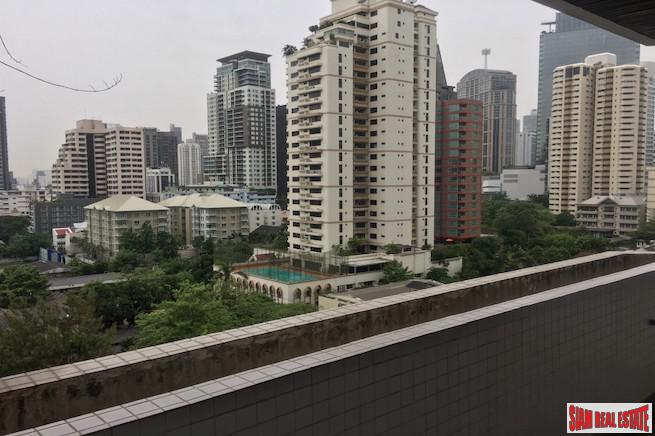 Richmond Palace Condominium | Bright & Peaceful Three Bedroom Corner Unit for Rent in Phrom Phong