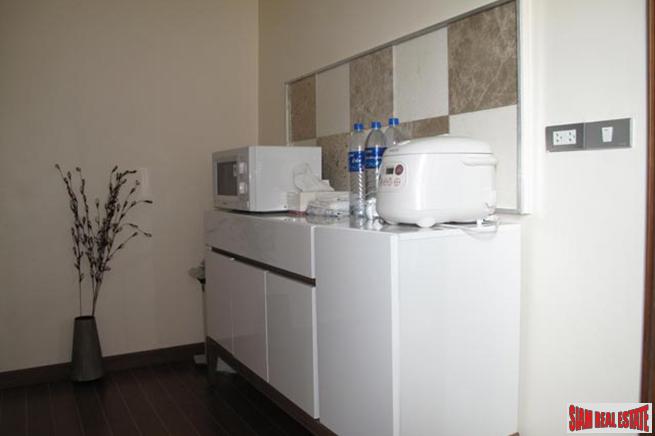 Royal Castle Pattanakarn Condominium | Large 3 Bed Condo for Sale on the 12th Floor with 270 Degree Views-20