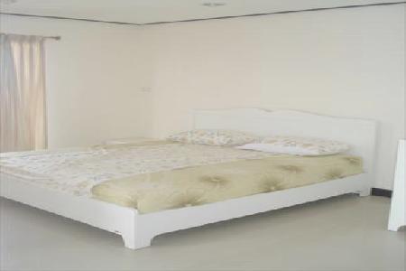 Richmond Palace | A beautiful Fully Furnish Two Bedroom in a Mid Sukhumvit