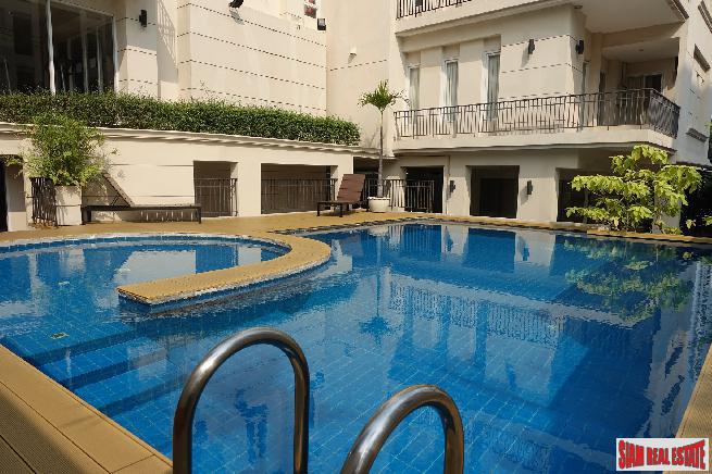 The VISCAYA Private Residence, 2 bedrooms+ 1 Study room, 3 bathrooms Apartment with 150 Sq.m.