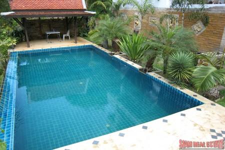 Modern Three Bedroom Pool Villa with Thai Style Guesthouse in Ao Por