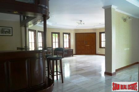 Anuphas Golf Ville | Three Bedroom Mountain View House with Pool in Kathu-1