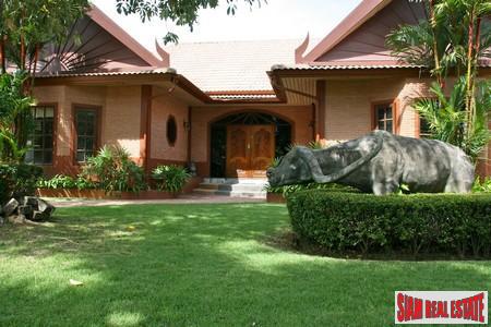 Spacious Three Bedroom House Plus Guest House in Rawai
