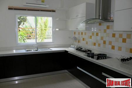 Three-Bedroom Townhomes with Jacuzzi Roof Terraces in Rawai-5