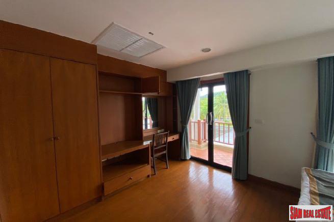 Contemporary three-bedroom villa with private pool in Laguna-5